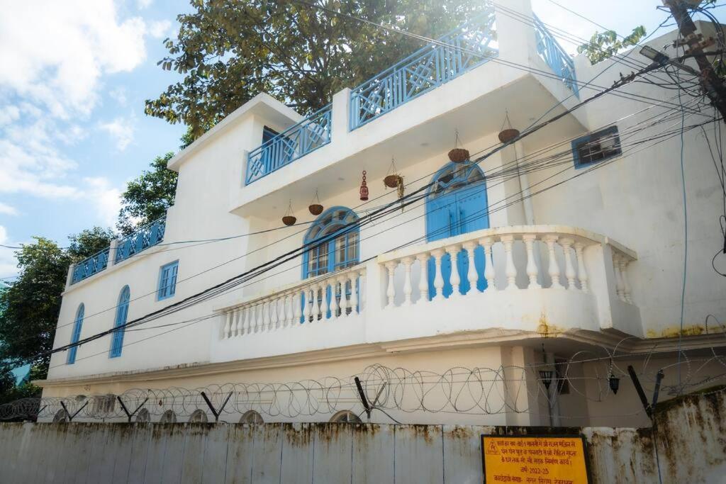 Blue Door Villa By Homeyhuts Rajpur Luaran gambar
