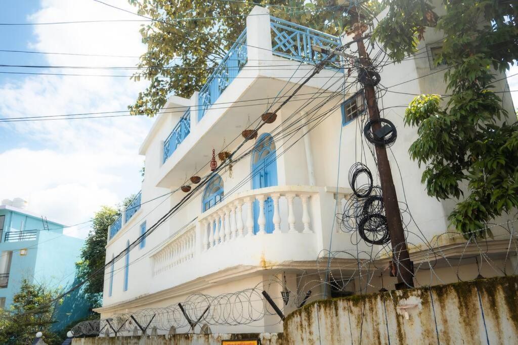 Blue Door Villa By Homeyhuts Rajpur Luaran gambar